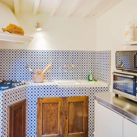 Casa Attilia - Cozy Corner On The Walls Firenze